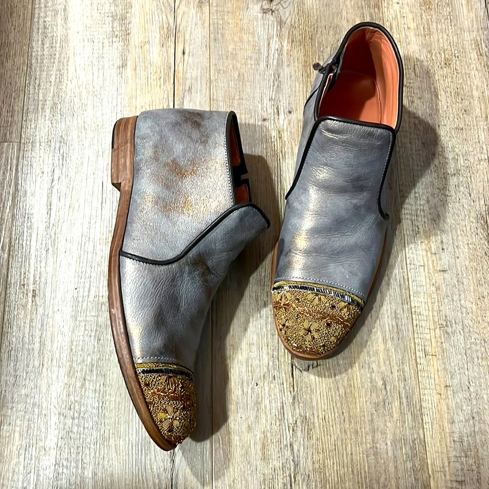 Meher Kakalia embroidered booties size 41